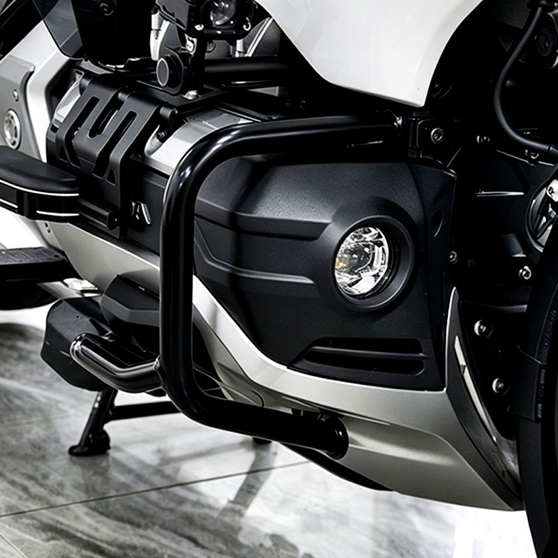 Gold Wing GL1800 Front Crash Bar fitment for 2018-2026 F6B and Tour models