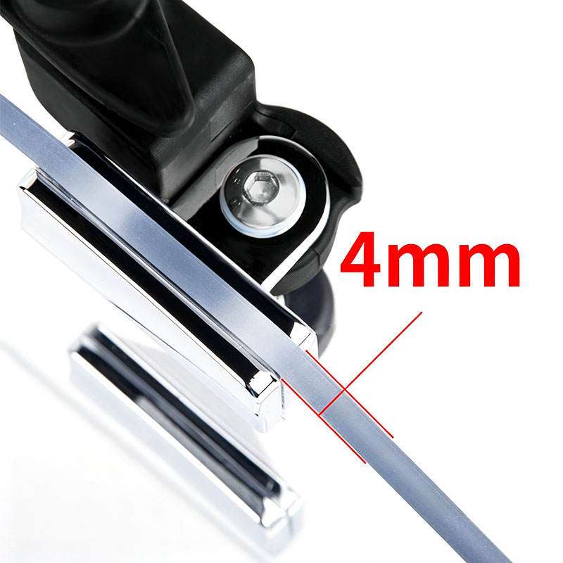PANICAL Gold Wing GL1800 clear 4 mm PC hand wind deflector with pearl chrome mounting hardware detail