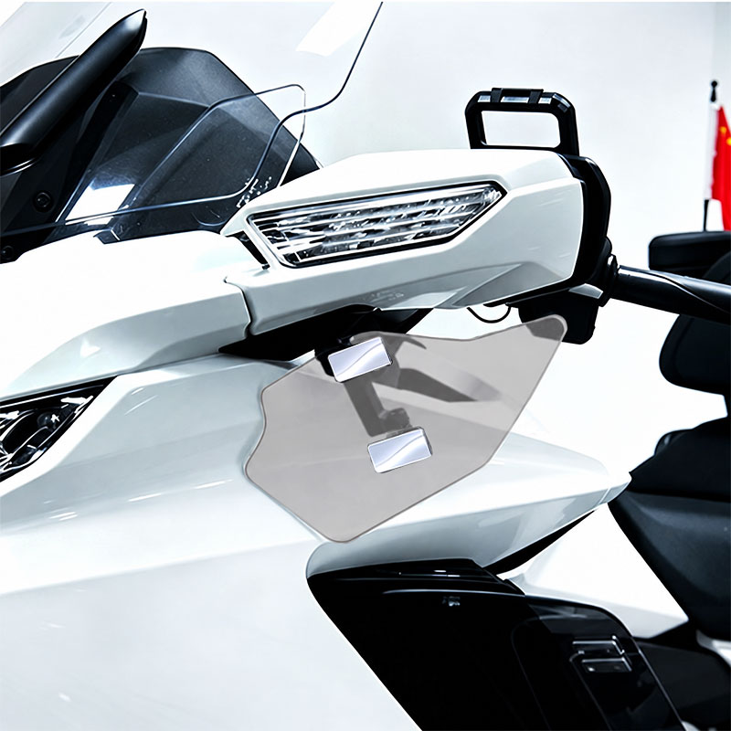 PANICAL Gold Wing GL1800 F6B PMMA Hand Wind Deflectors Pearl Chrome installed below the rearview mirrors