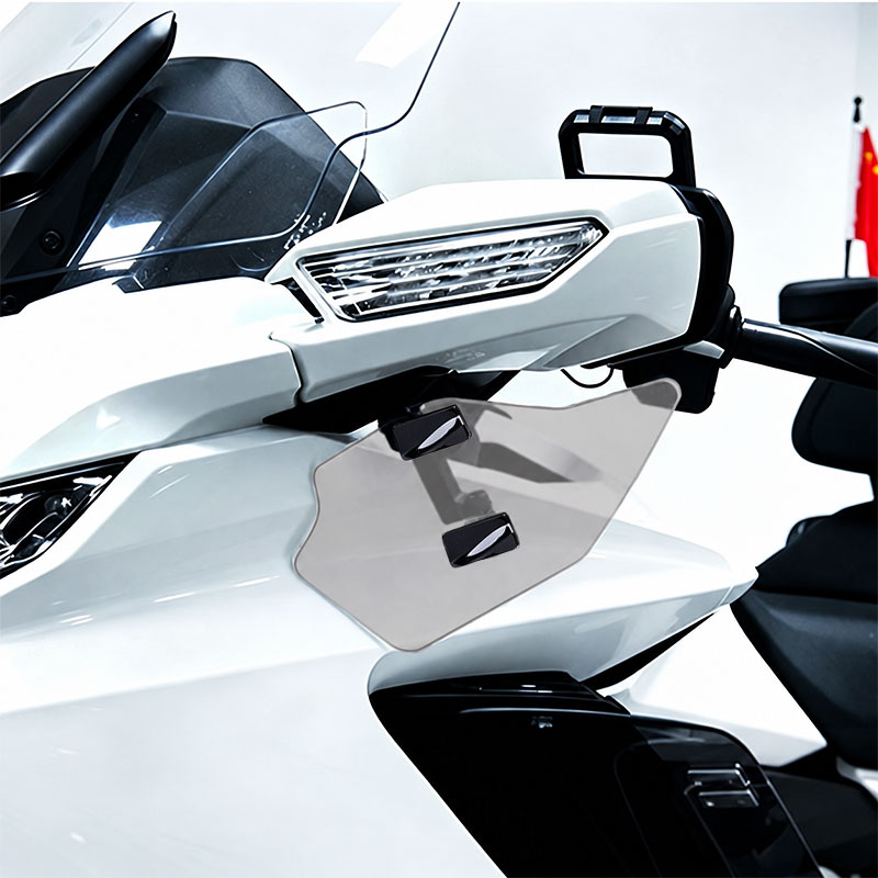 PANICAL Gold Wing GL1800 F6B PMMA Hand Wind Deflectors Piano Black installed below the rearview mirrors