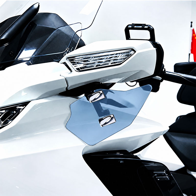 PANICAL Gold Wing GL1800 F6B Blue PMMA Hand Wind Deflectors installed below the rearview mirrors